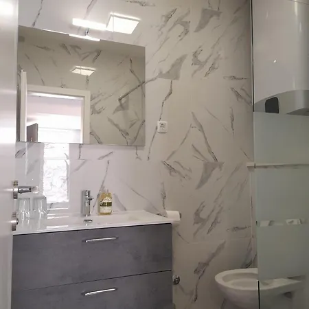 On The アパート *