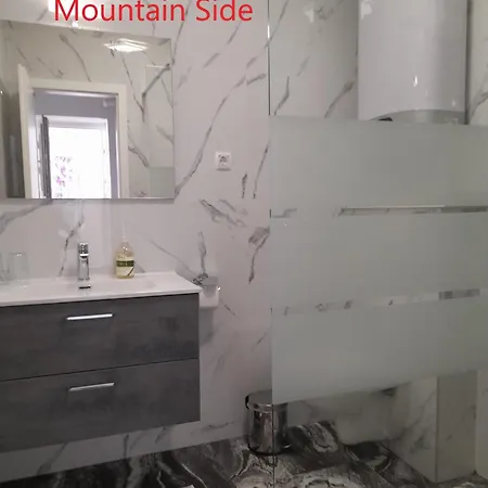 On The アパート *